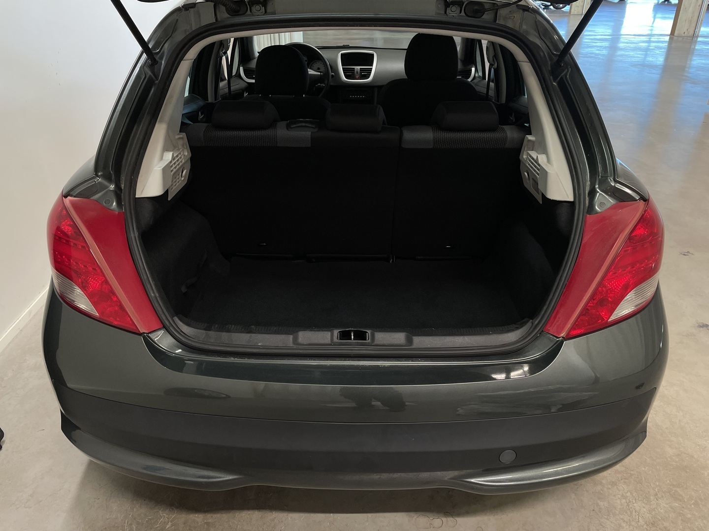 PEUGEOT 207 2011