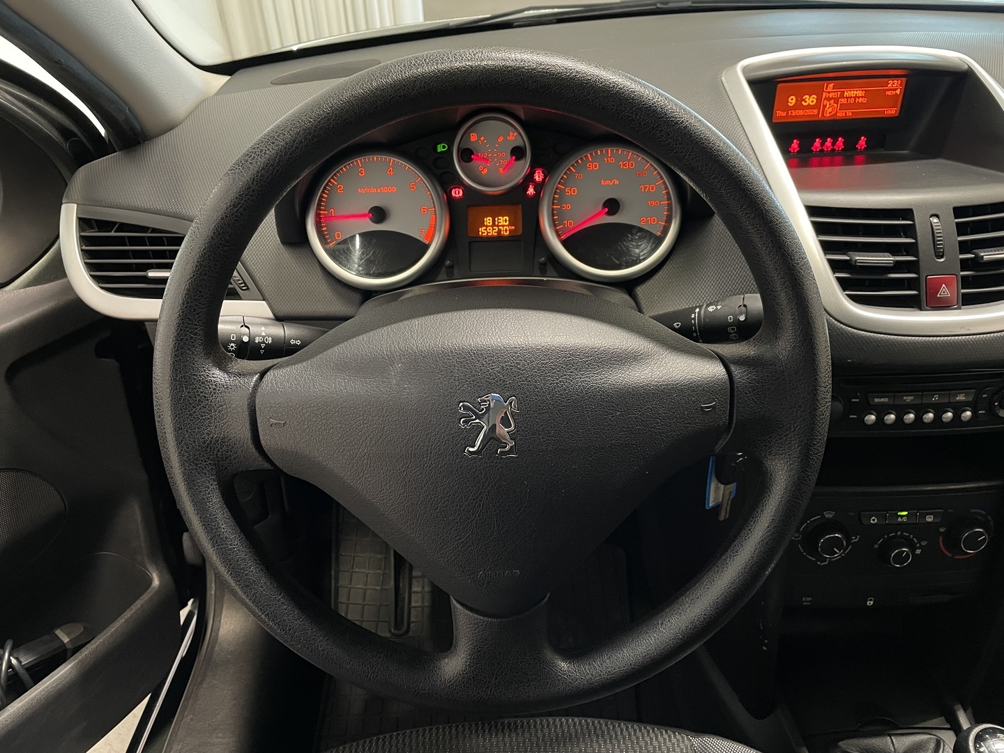 PEUGEOT 207 2011