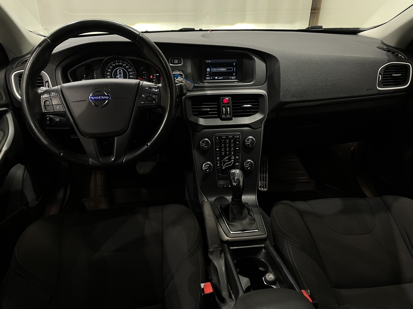 VOLVO V40 2014