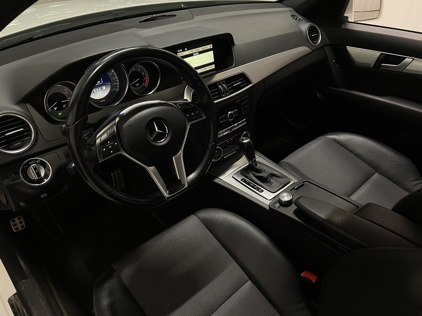 MERCEDES-BENZ C 2011