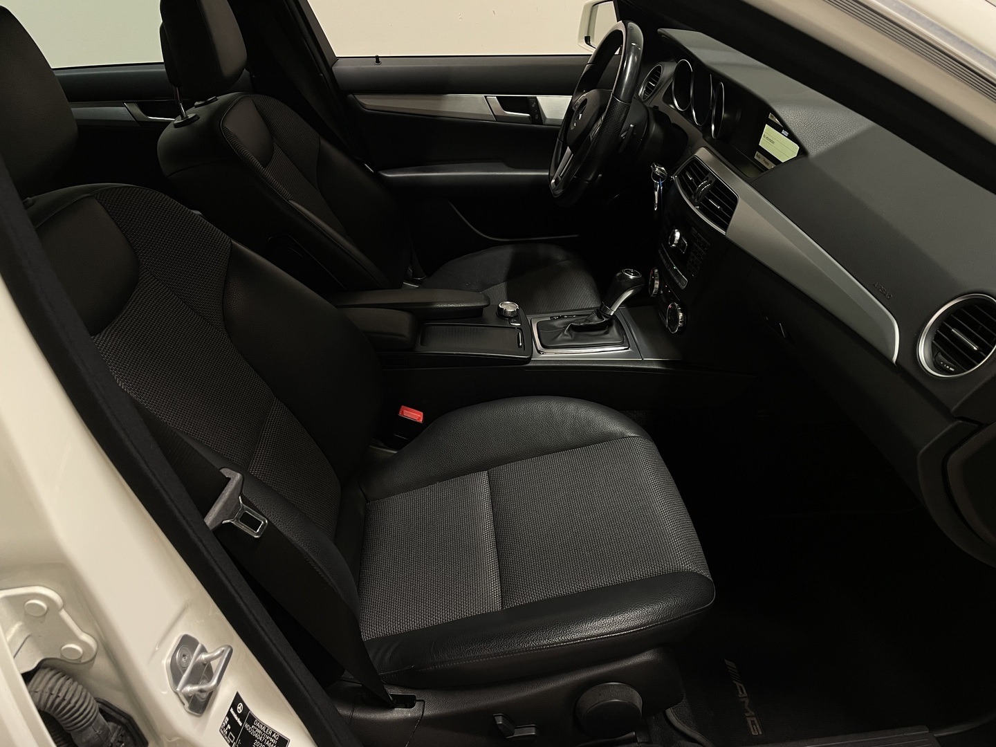 MERCEDES-BENZ C 2011