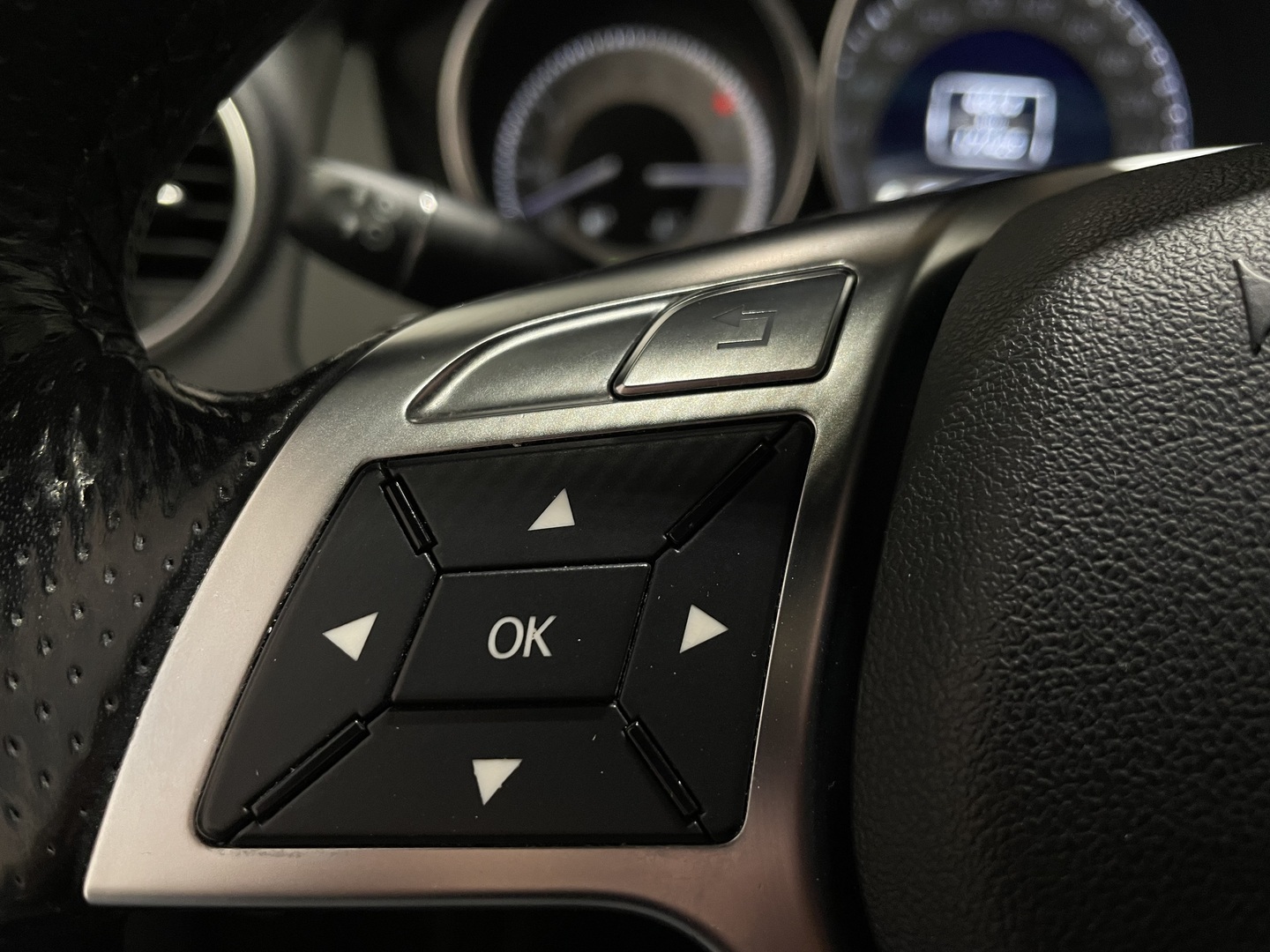 MERCEDES-BENZ C 2011