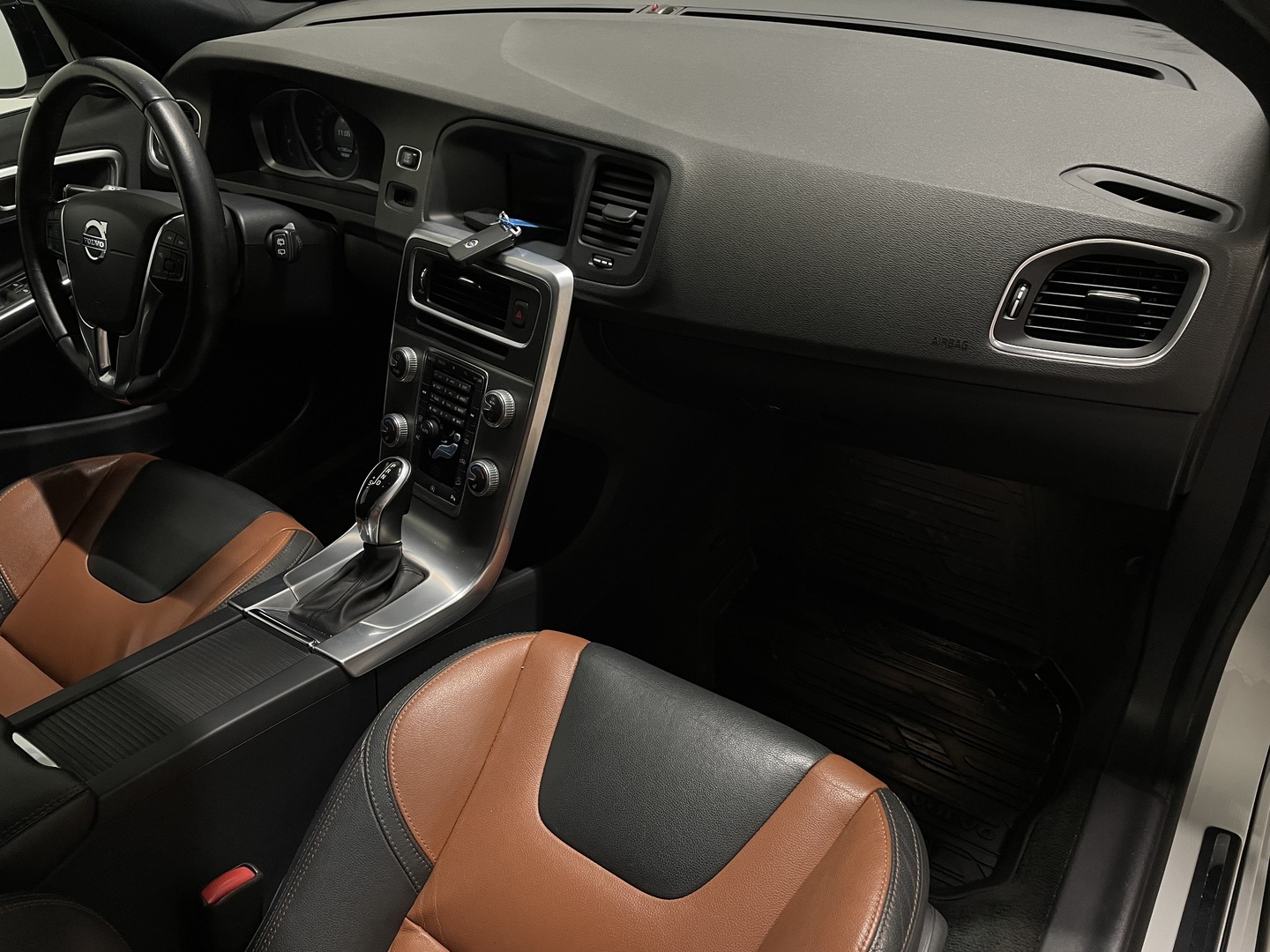 VOLVO V60 Cross Country 2016