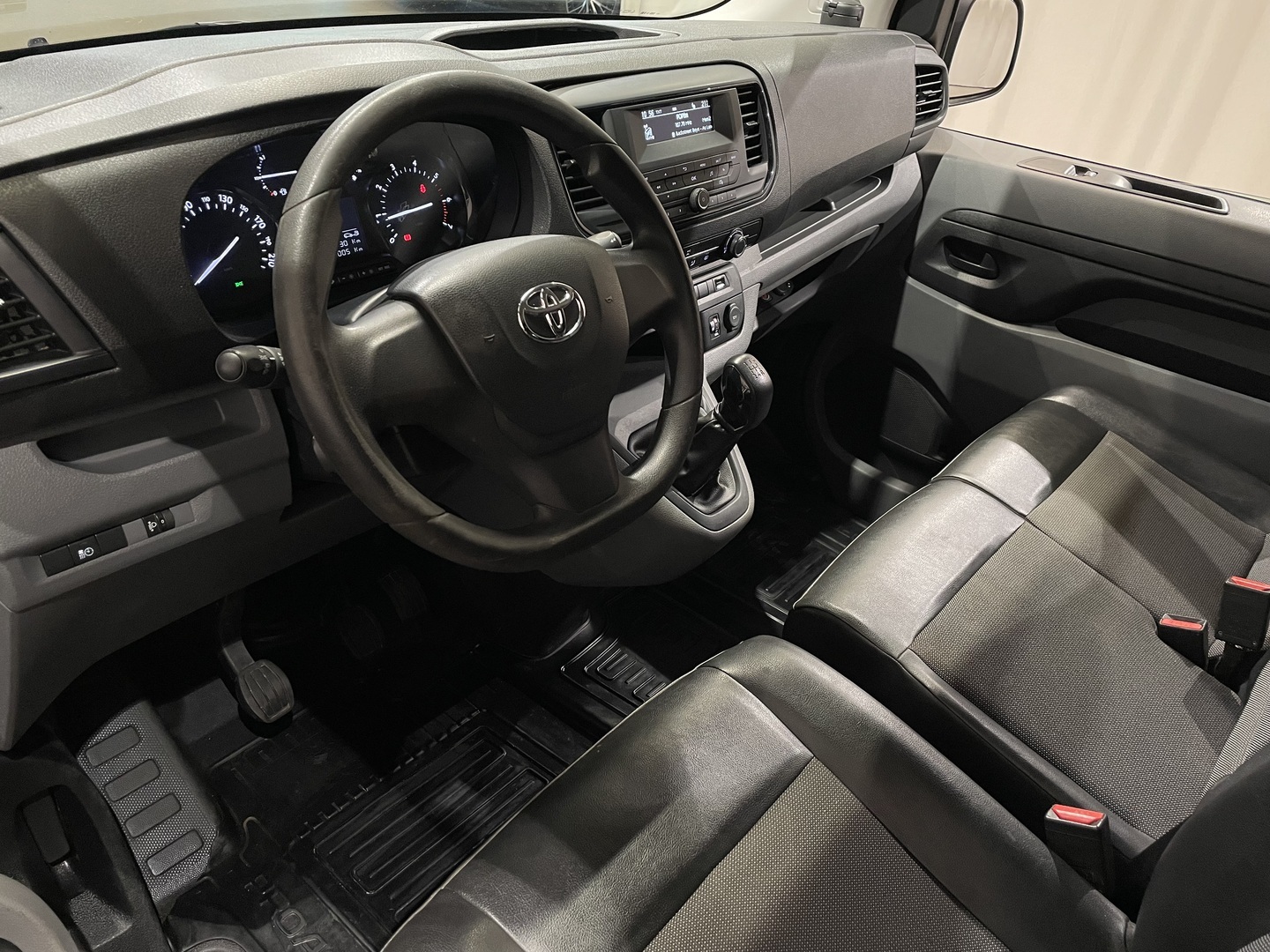 TOYOTA Proace 2017