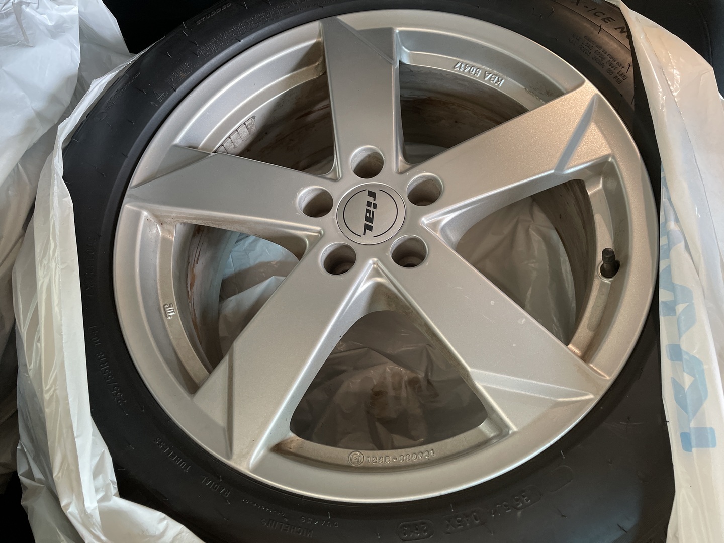 VOLVO XC40 2021