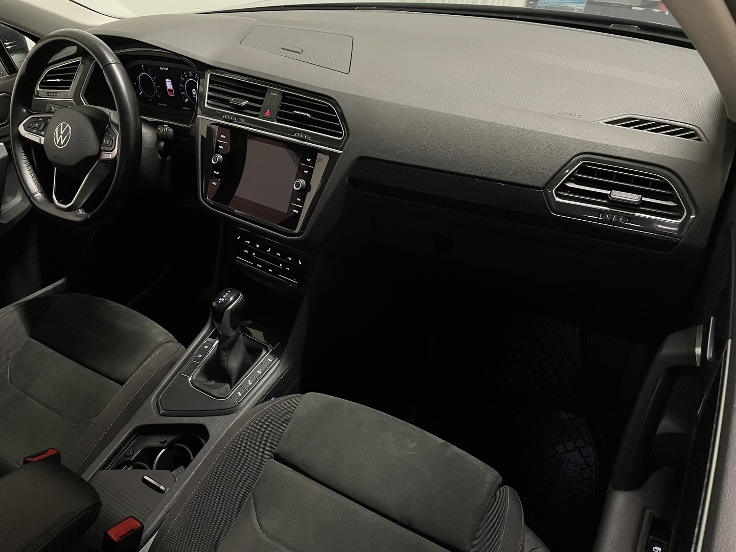 VOLKSWAGEN Tiguan 2021