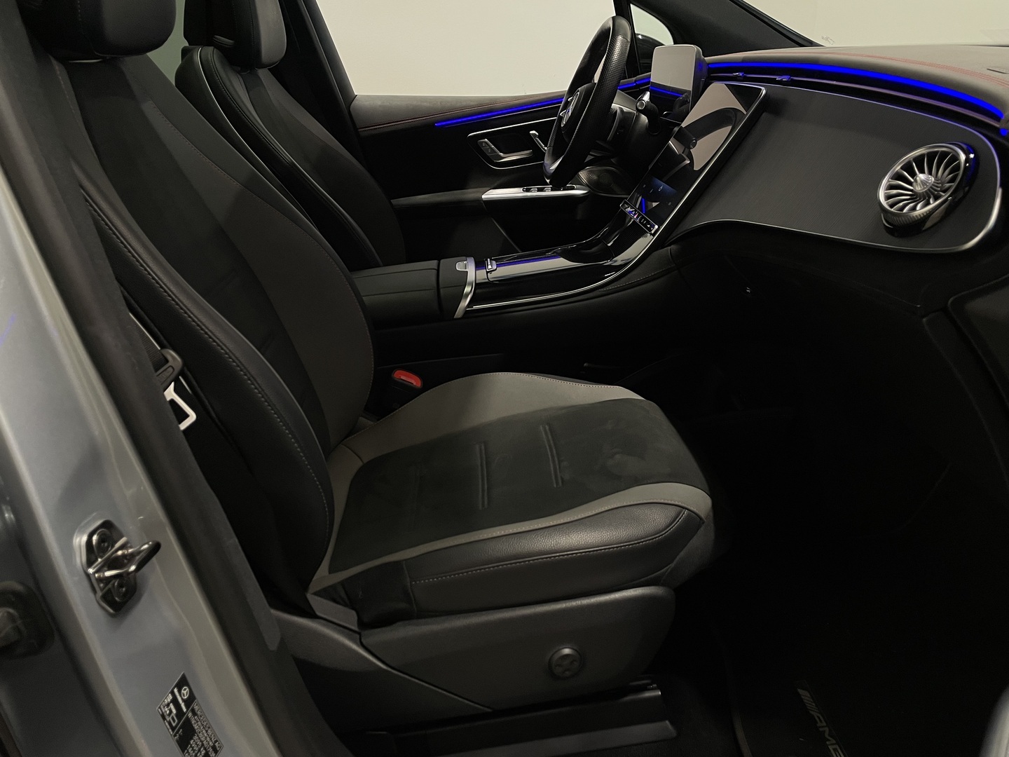 MERCEDES-BENZ EQE SUV 2023