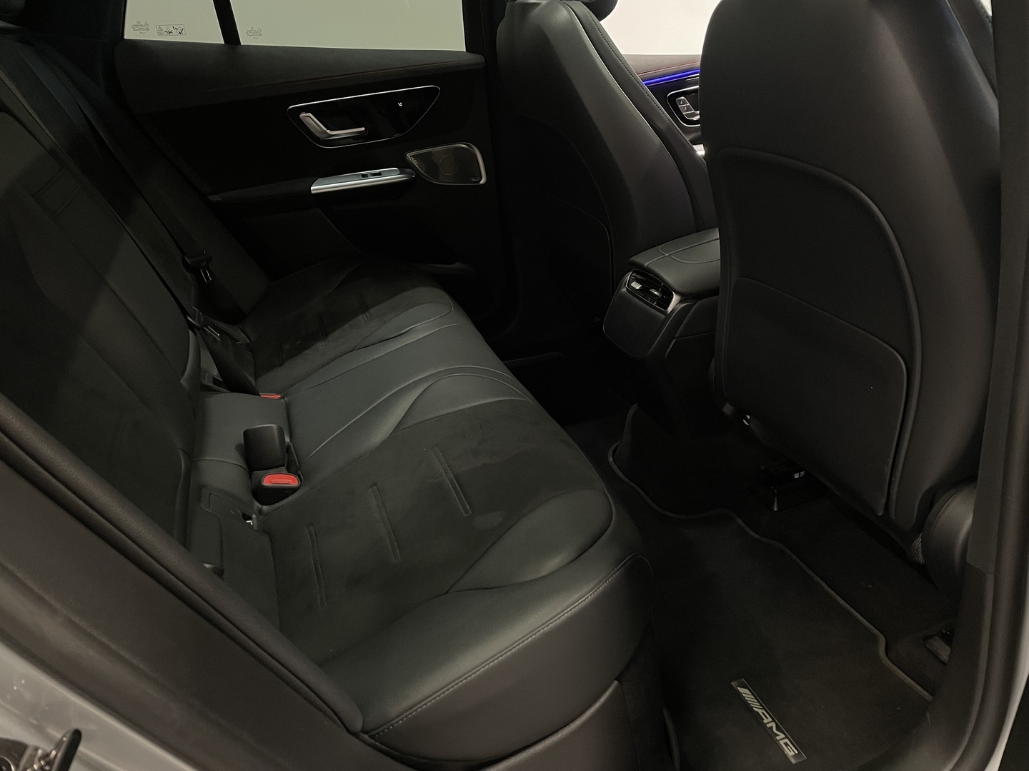 MERCEDES-BENZ EQE SUV 2023