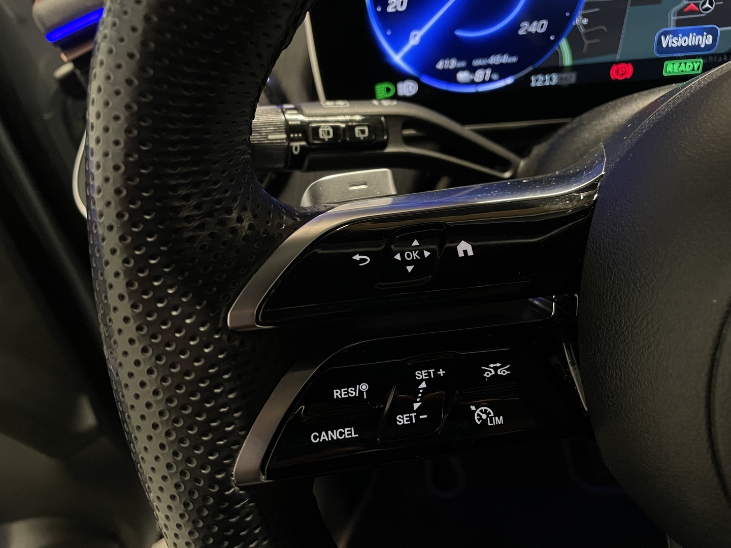 MERCEDES-BENZ EQE SUV 2023