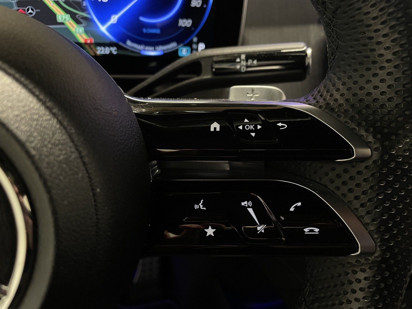 MERCEDES-BENZ EQE SUV 2023