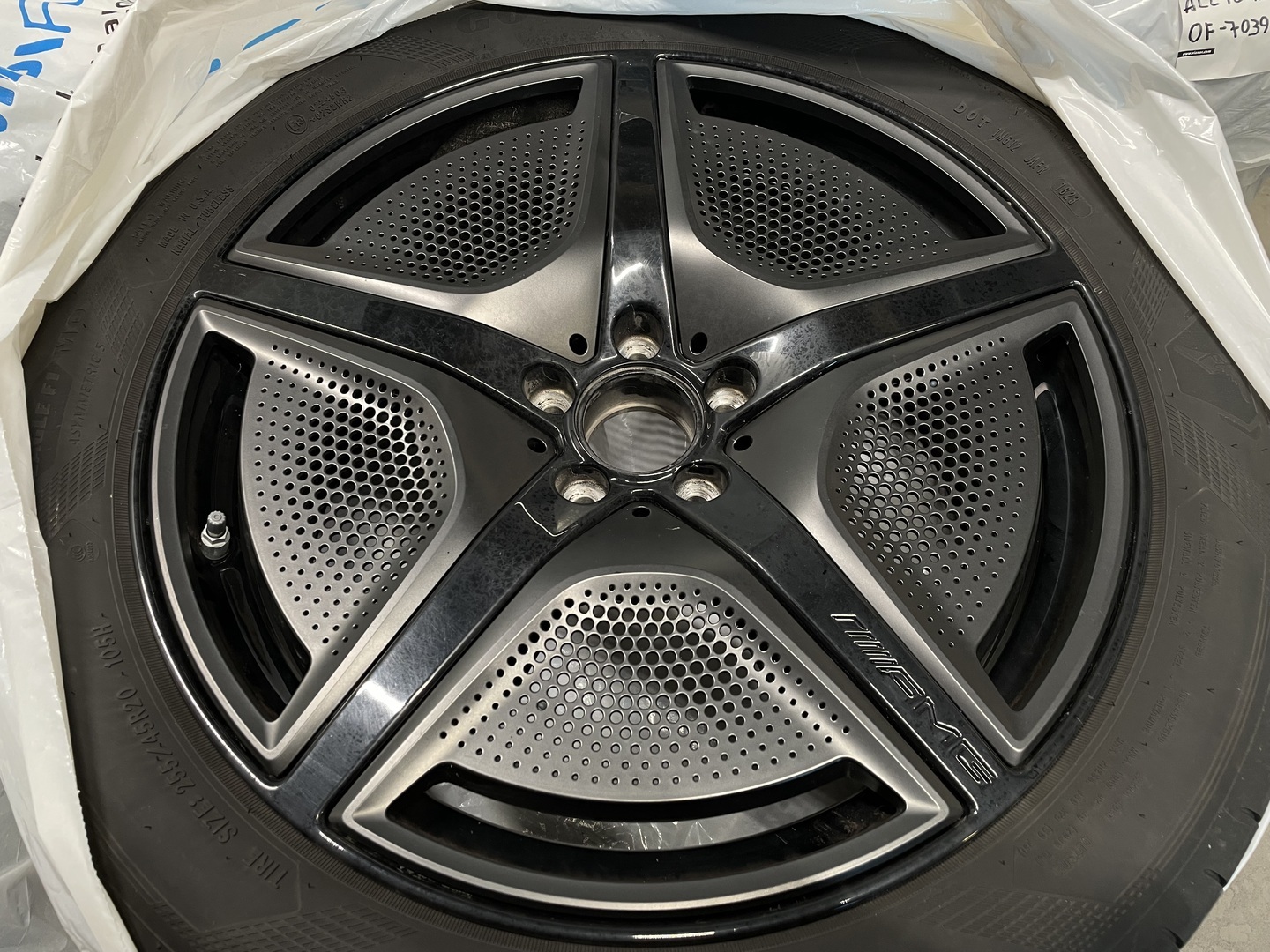 MERCEDES-BENZ EQE SUV 2023