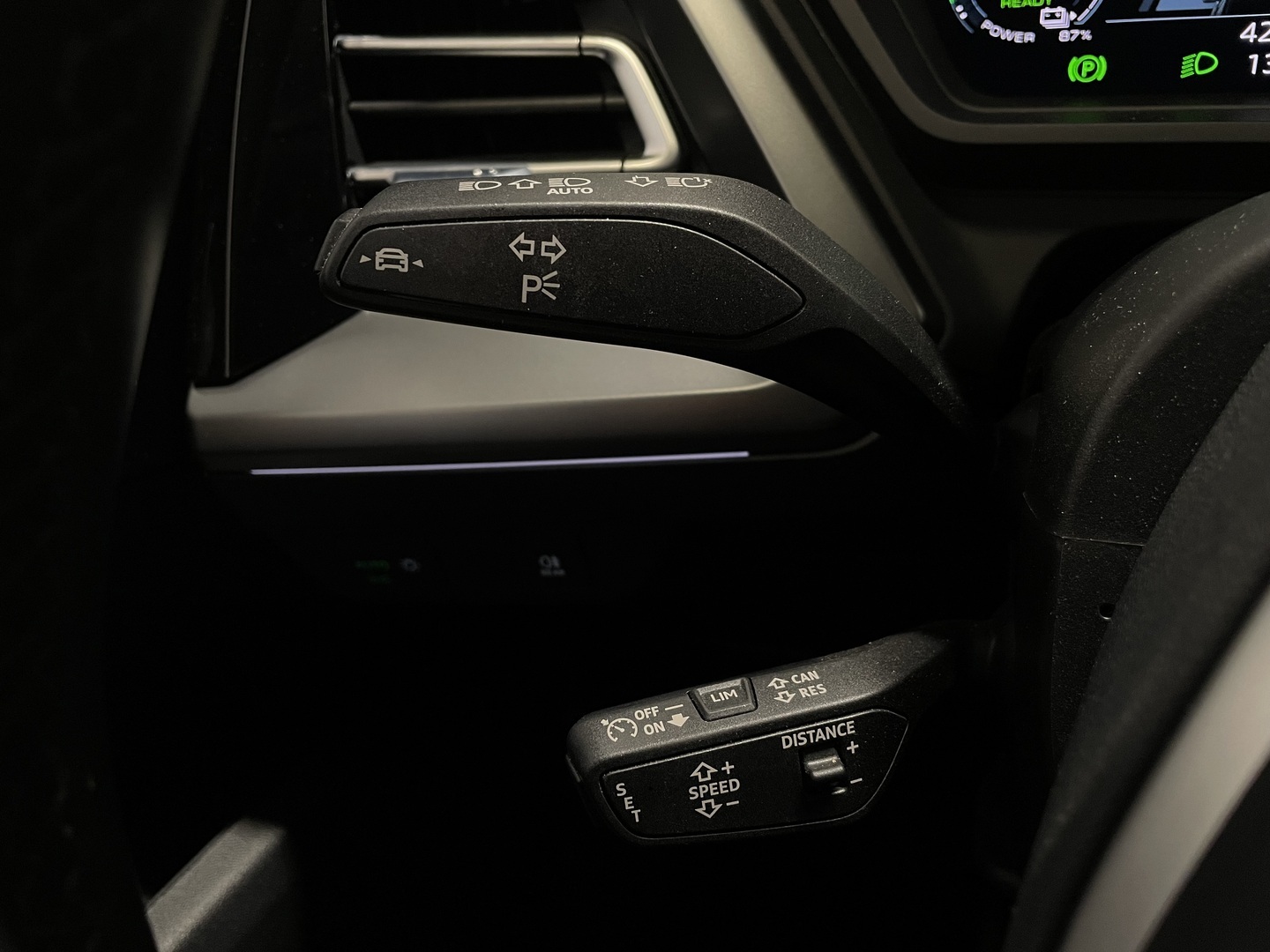 AUDI Q4 e-tron 2022