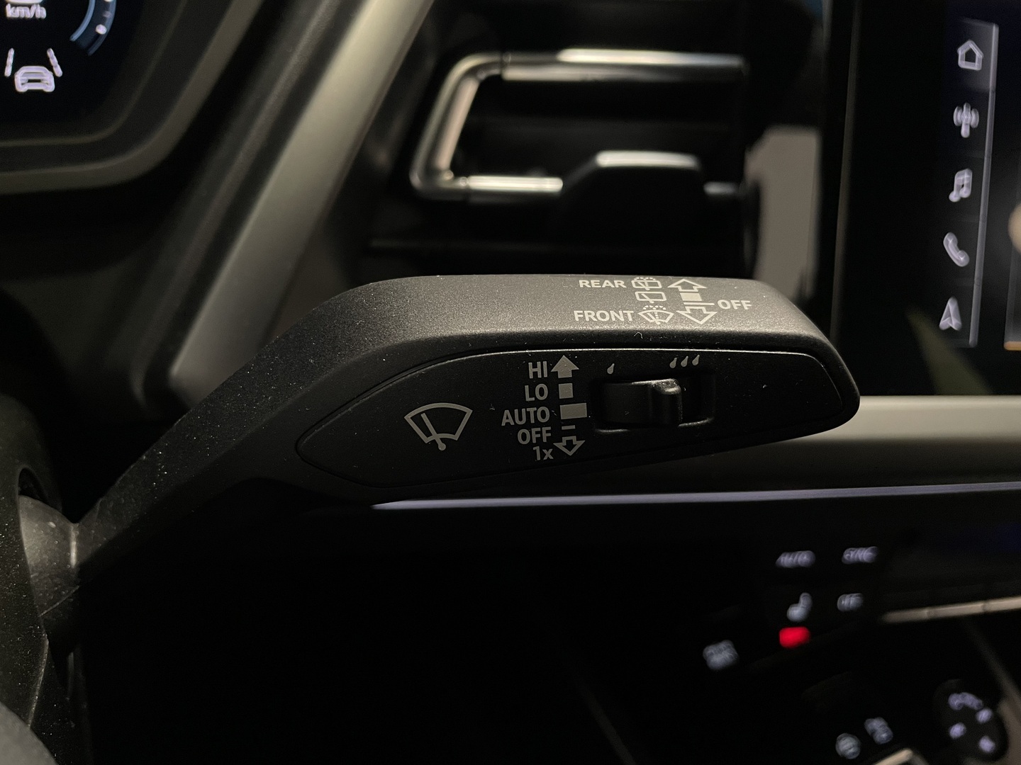 AUDI Q4 e-tron 2022
