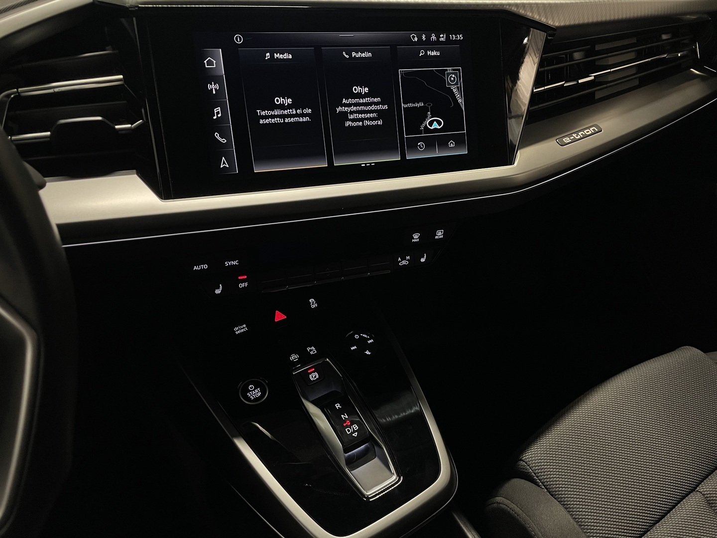 AUDI Q4 e-tron 2022