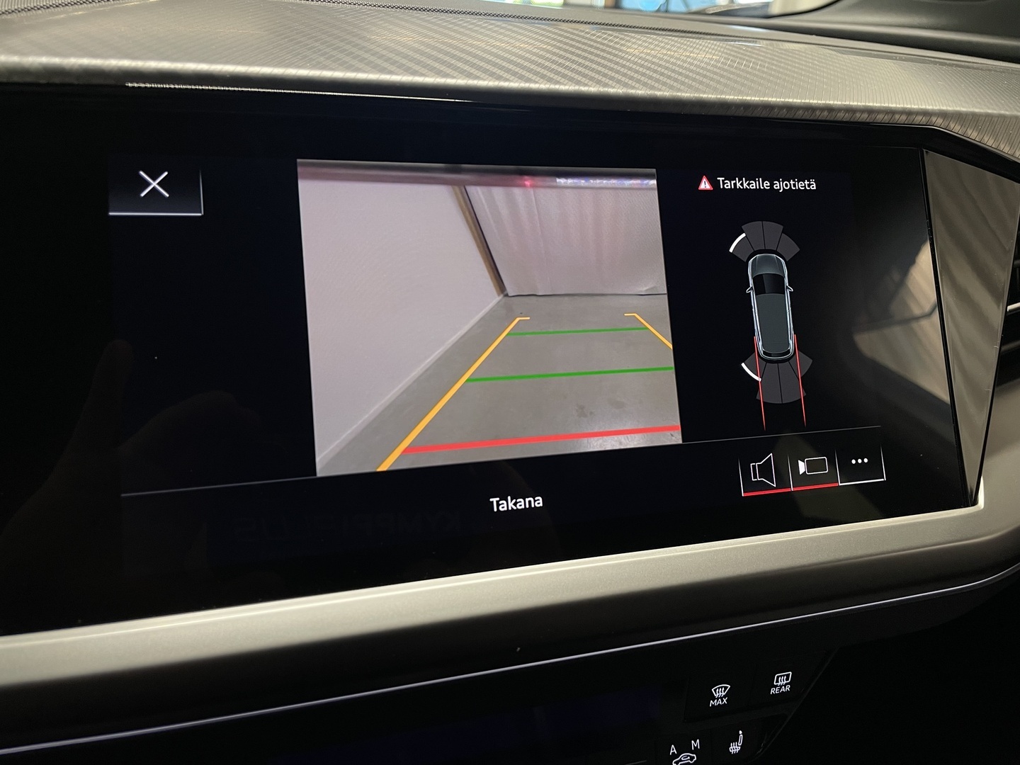 AUDI Q4 e-tron 2022