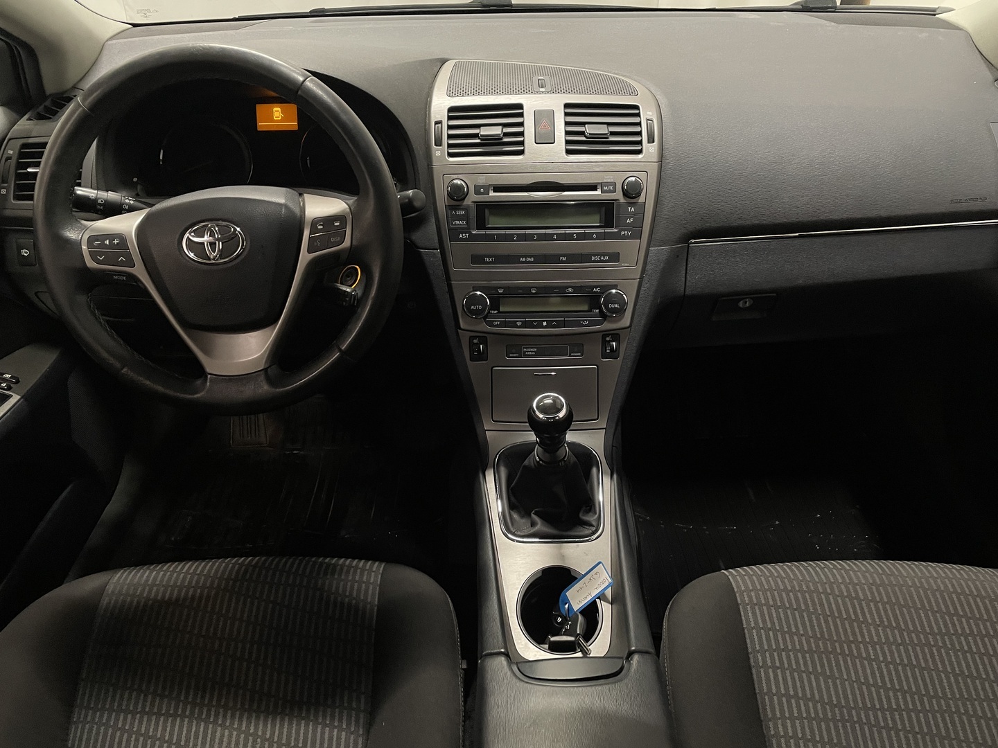 TOYOTA Avensis 2011