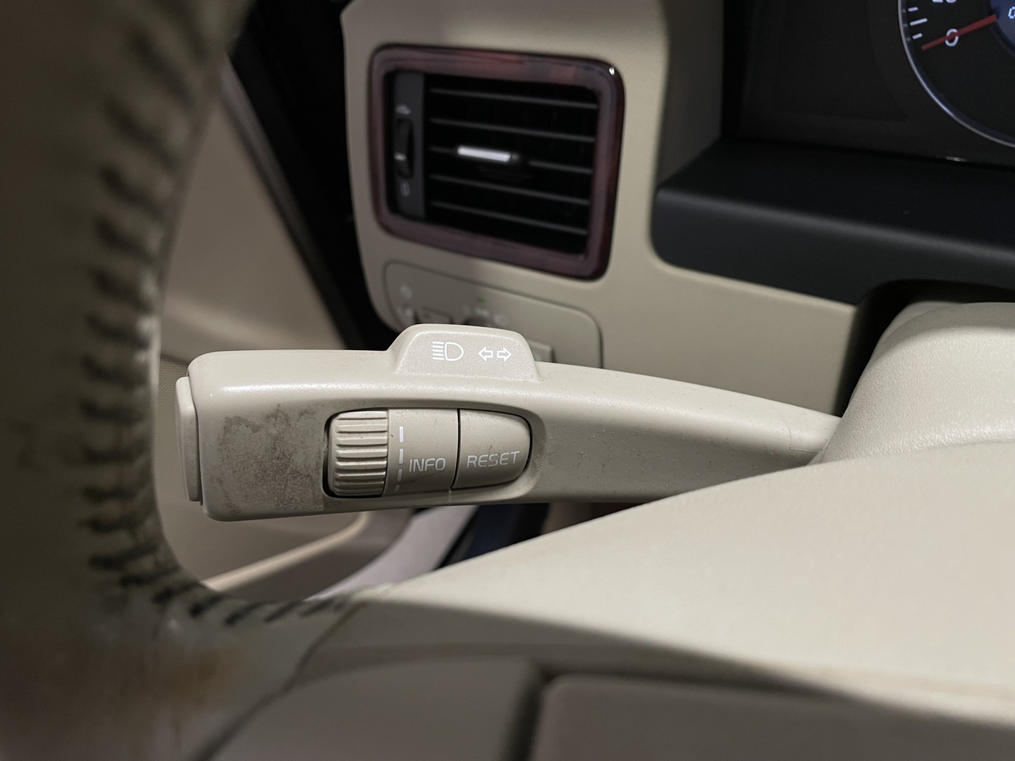VOLVO XC70 2008