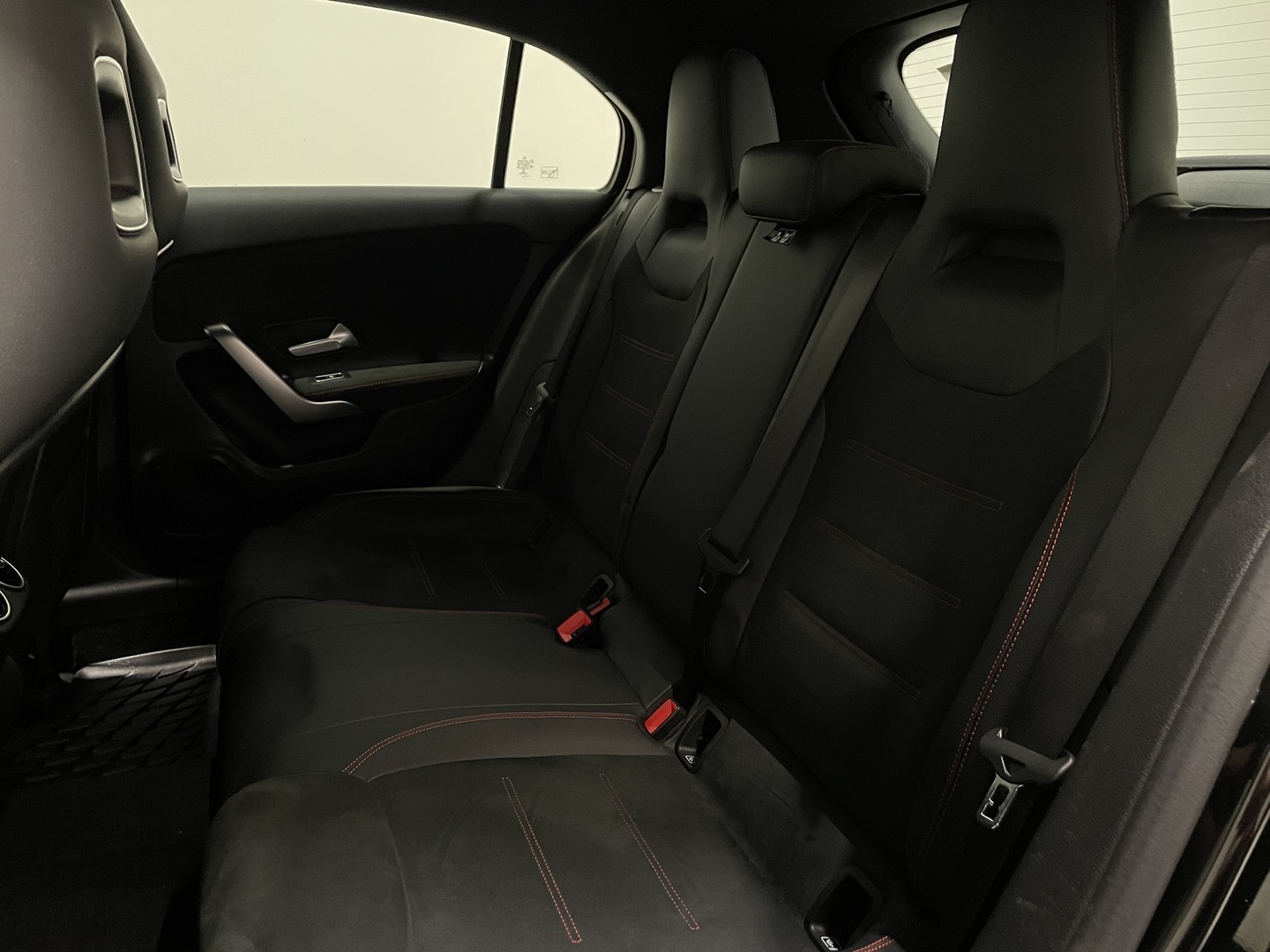 MERCEDES-BENZ A 2020