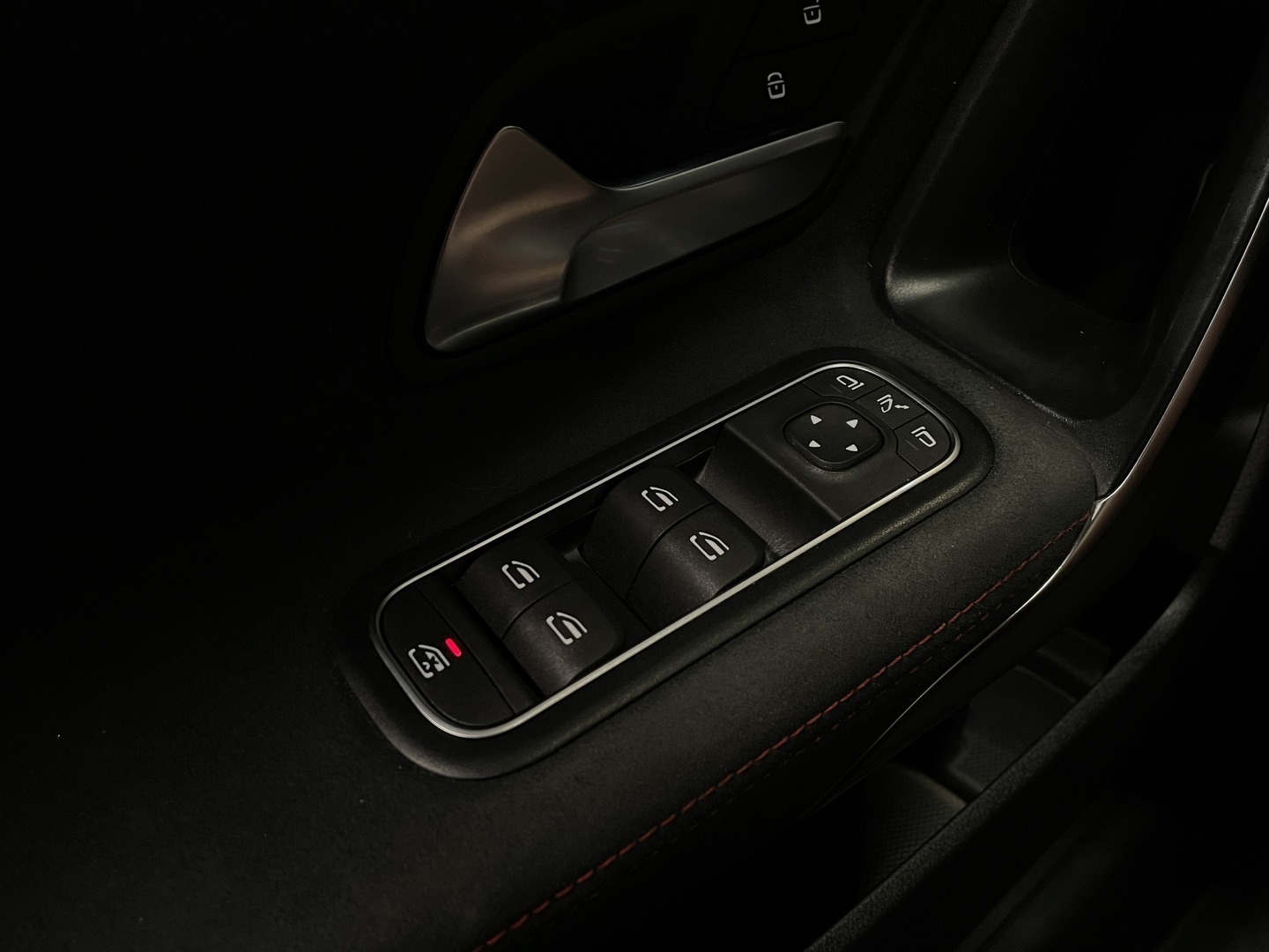 MERCEDES-BENZ A 2020