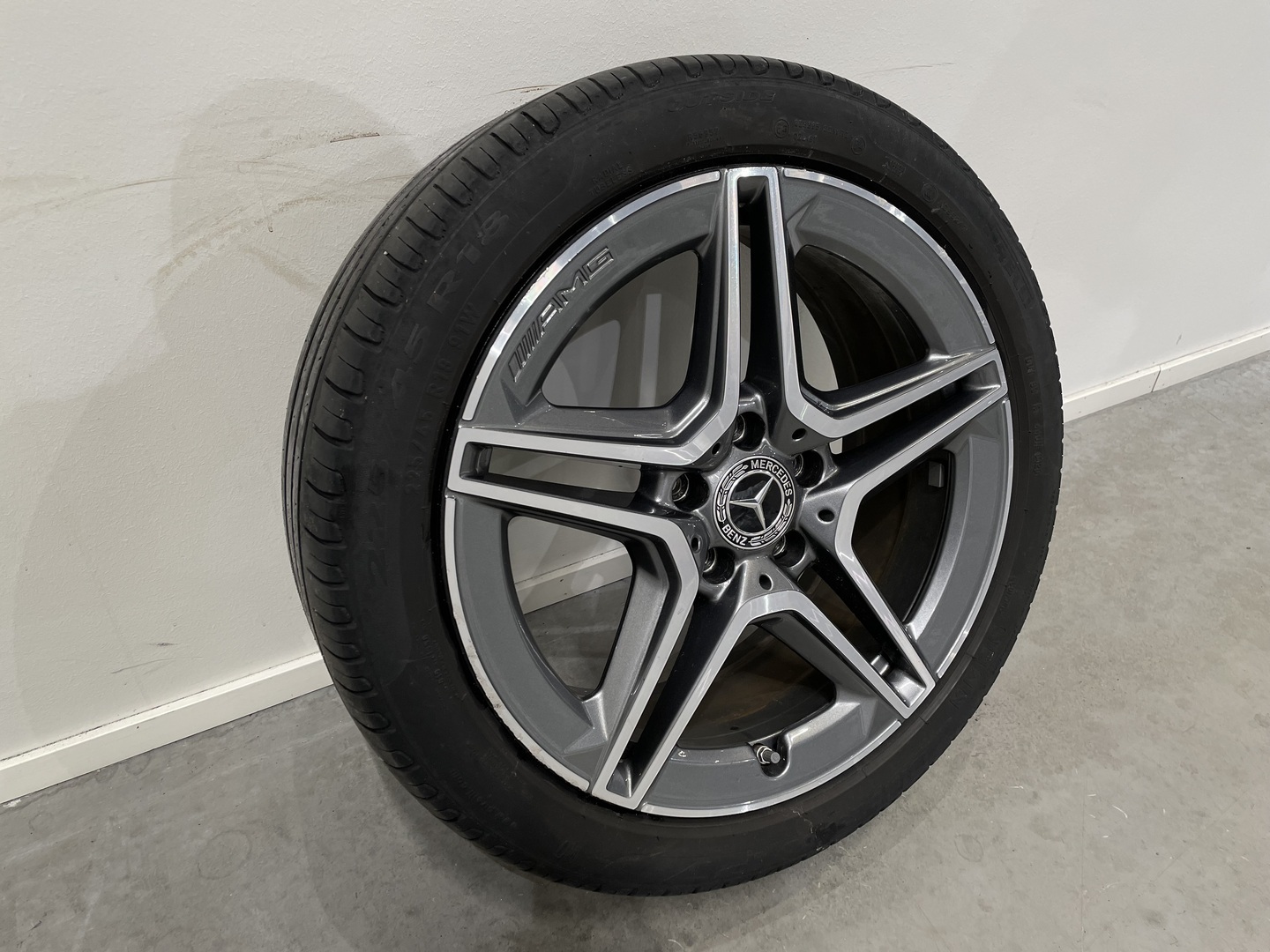 MERCEDES-BENZ A 2020