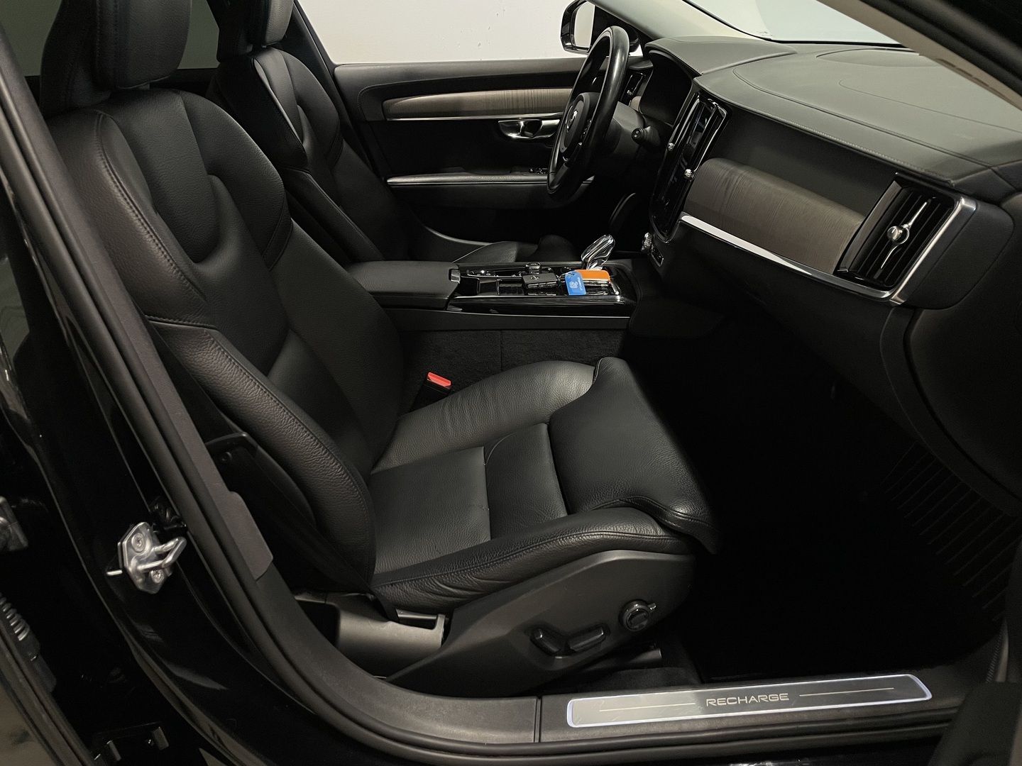 VOLVO V90 2021