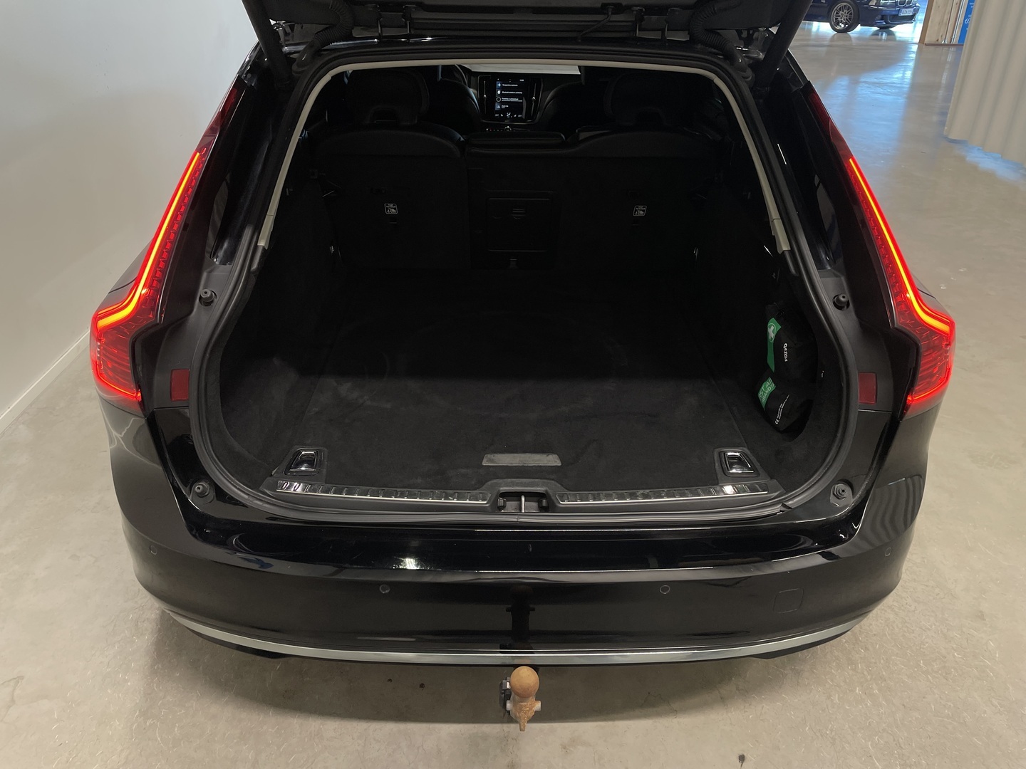 VOLVO V90 2021
