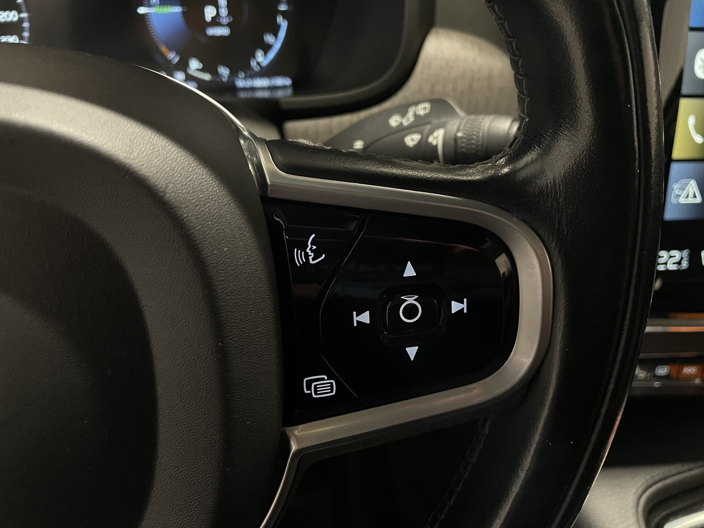 VOLVO V90 2021