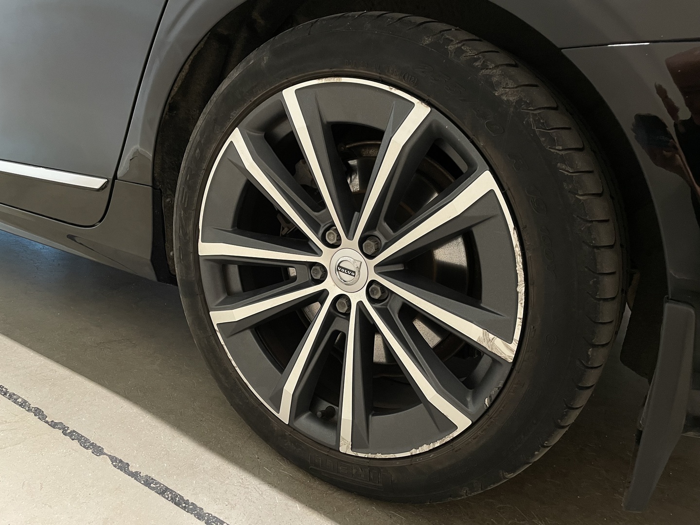 VOLVO V90 2021