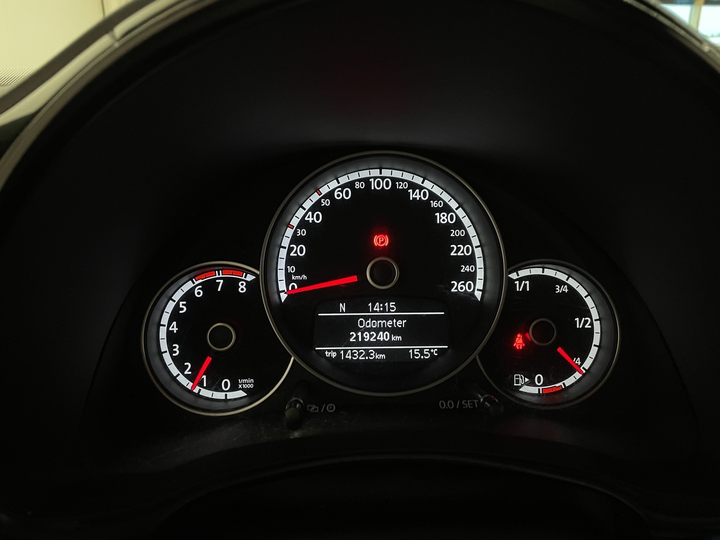 VOLKSWAGEN Beetle 2012