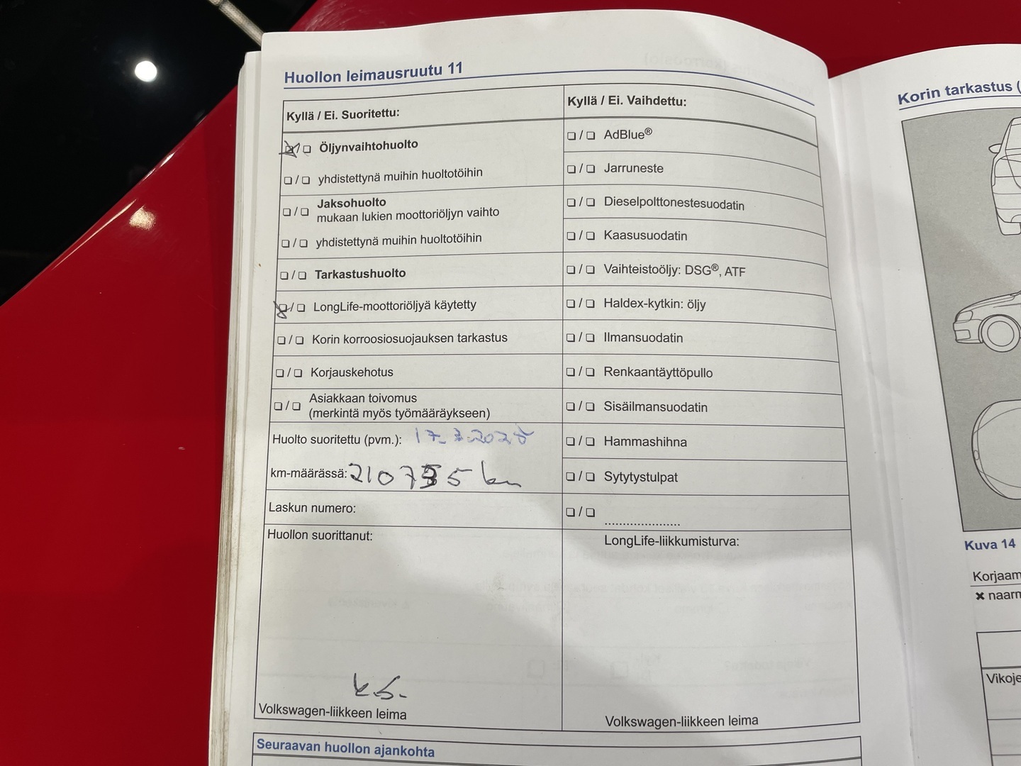 VOLKSWAGEN Beetle 2012