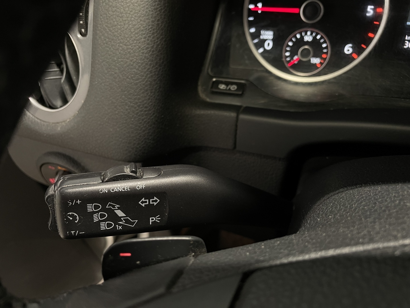 VOLKSWAGEN Tiguan 2014