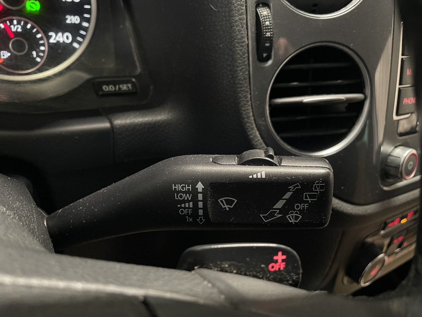 VOLKSWAGEN Tiguan 2014