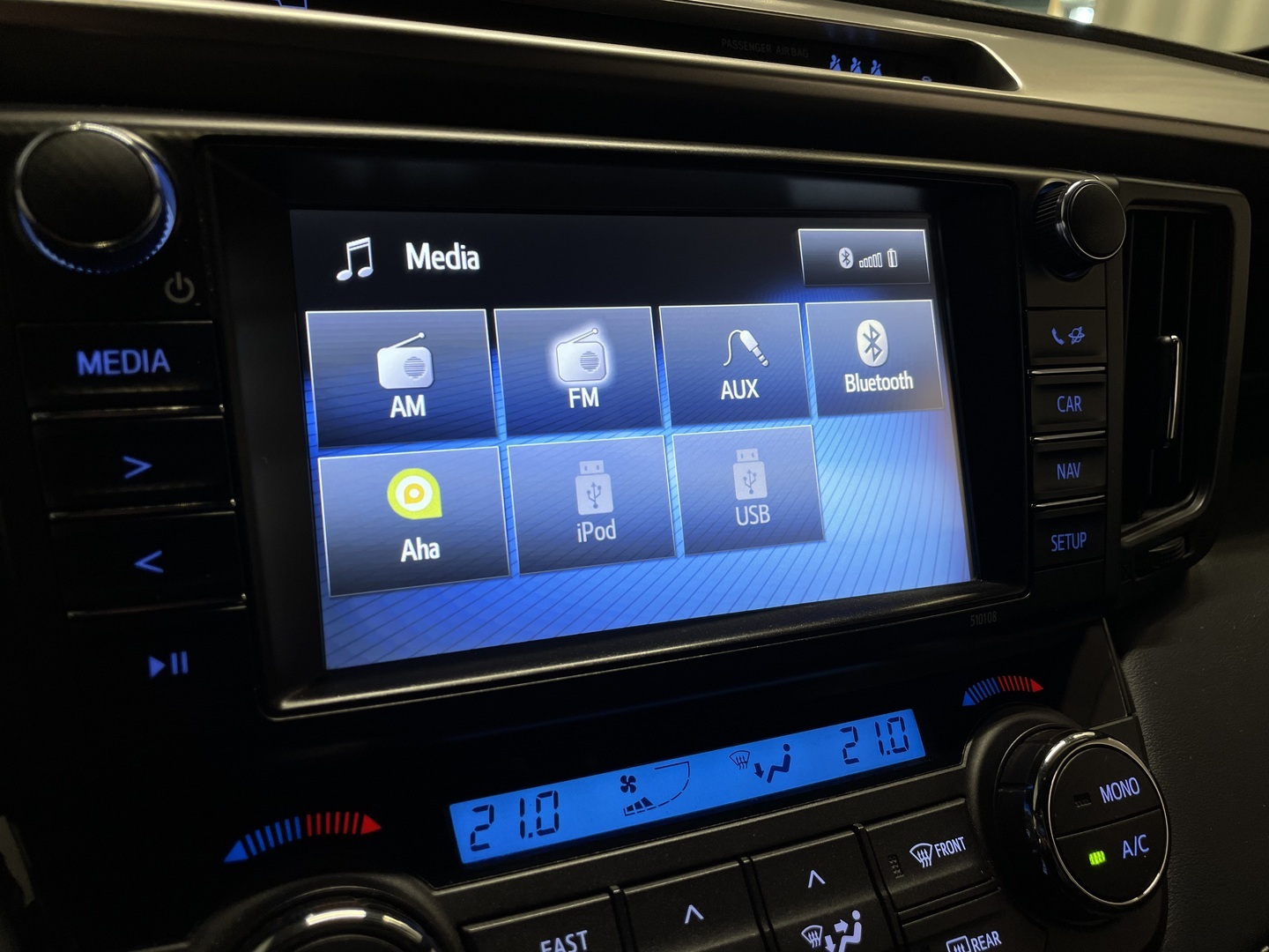 TOYOTA RAV4 2018