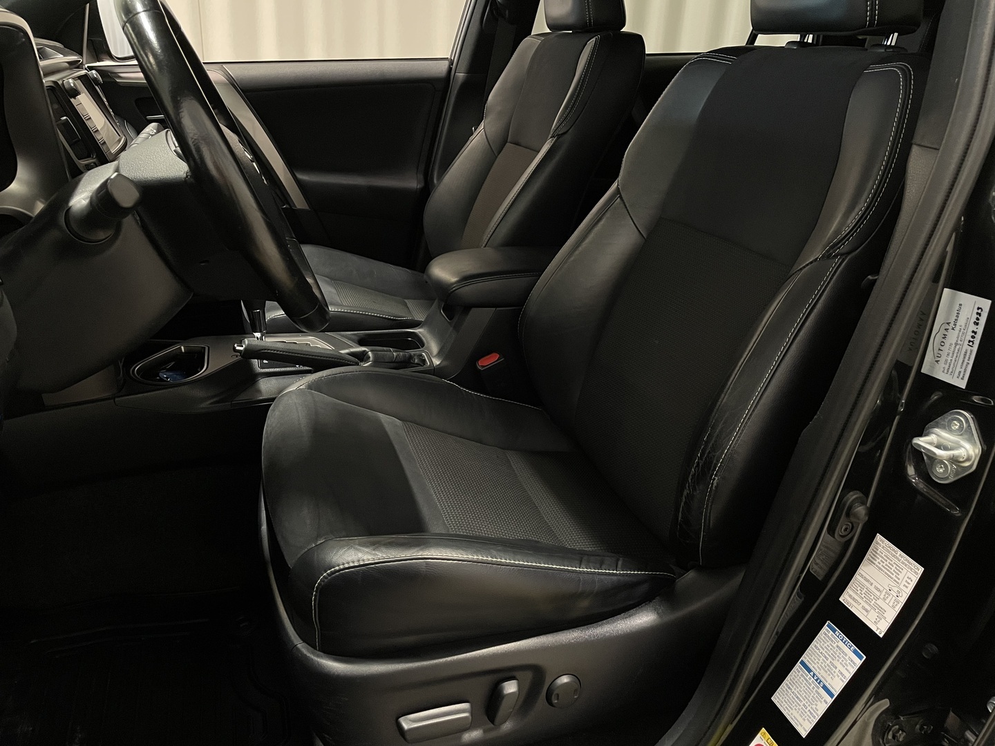TOYOTA RAV4 2018