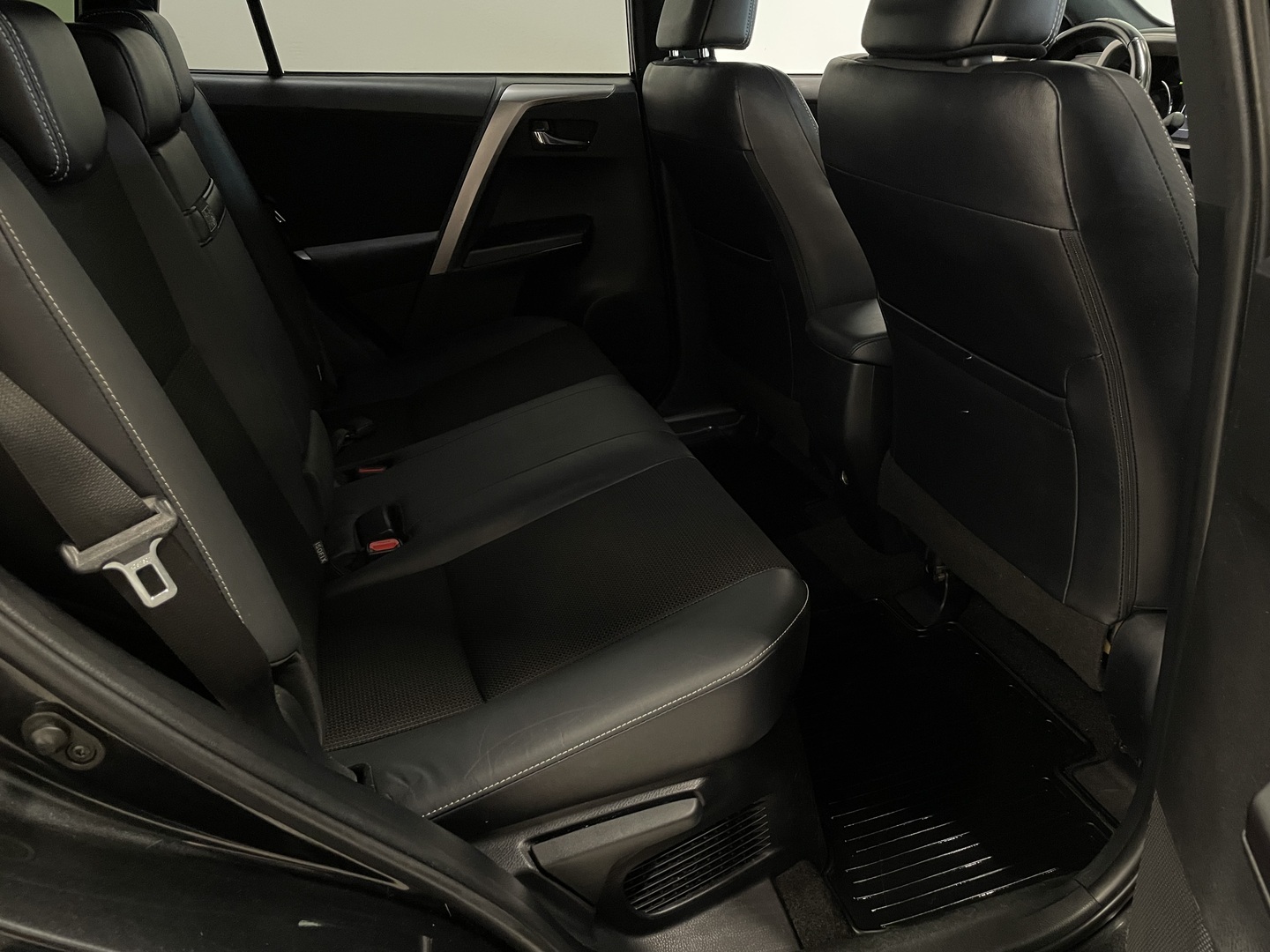 TOYOTA RAV4 2018