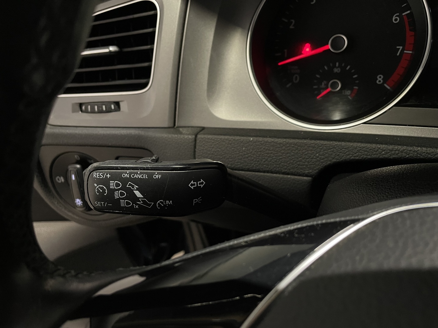 VOLKSWAGEN Golf 2013