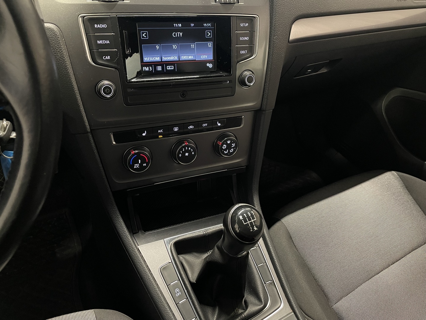 VOLKSWAGEN Golf 2013