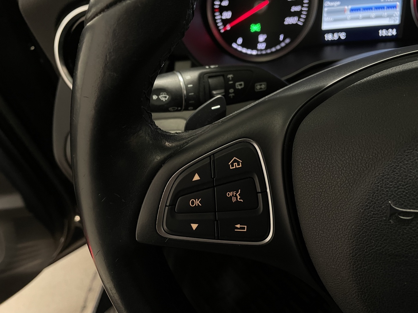 MERCEDES-BENZ C 2016