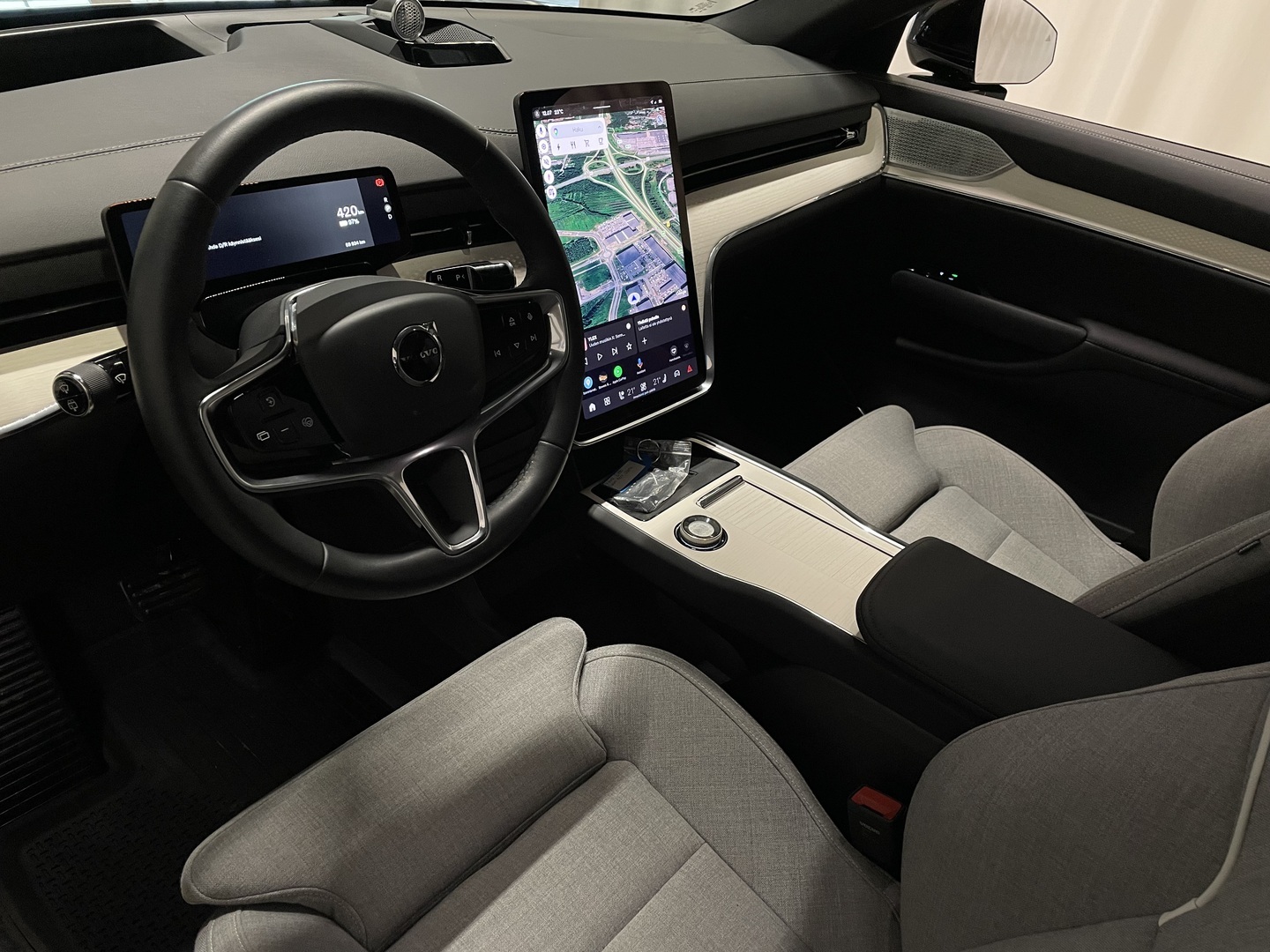 VOLVO EX90 2025