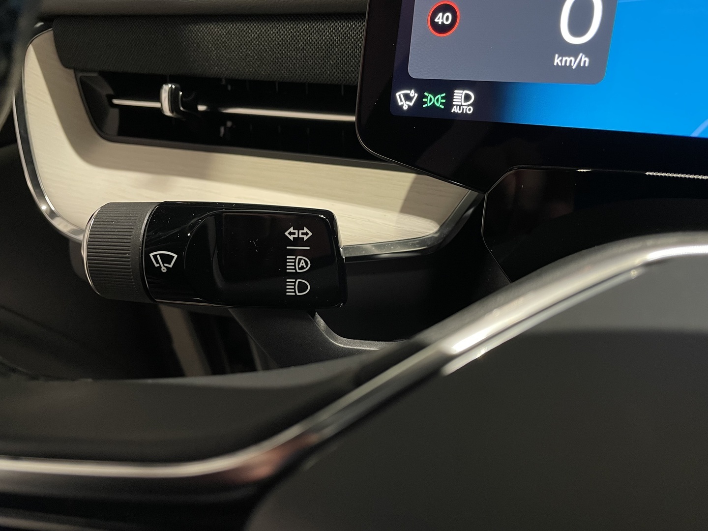 VOLVO EX90 2025