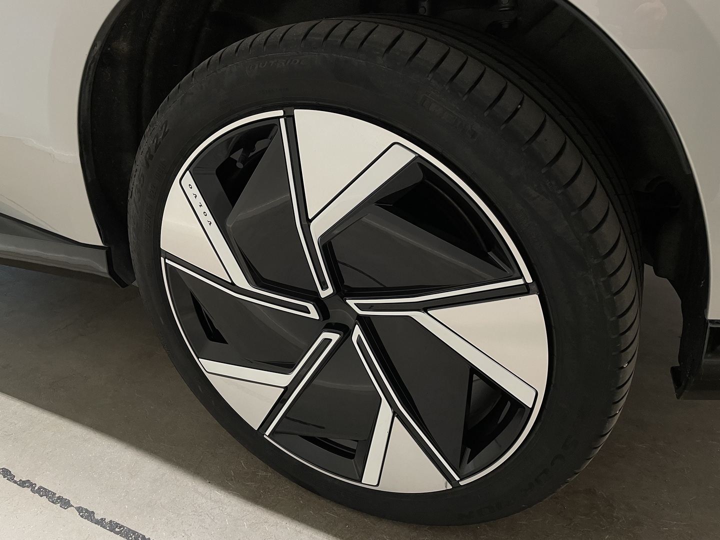 VOLVO EX90 2025