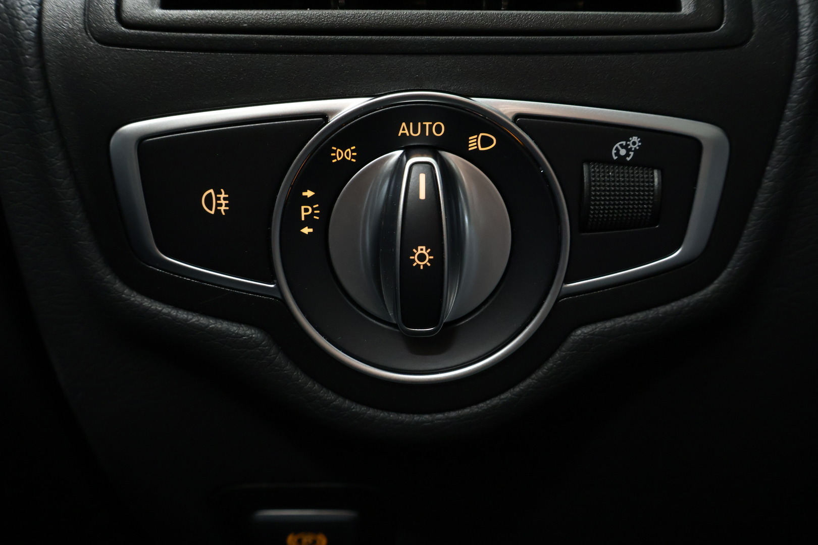 MERCEDES-BENZ GLC 2021