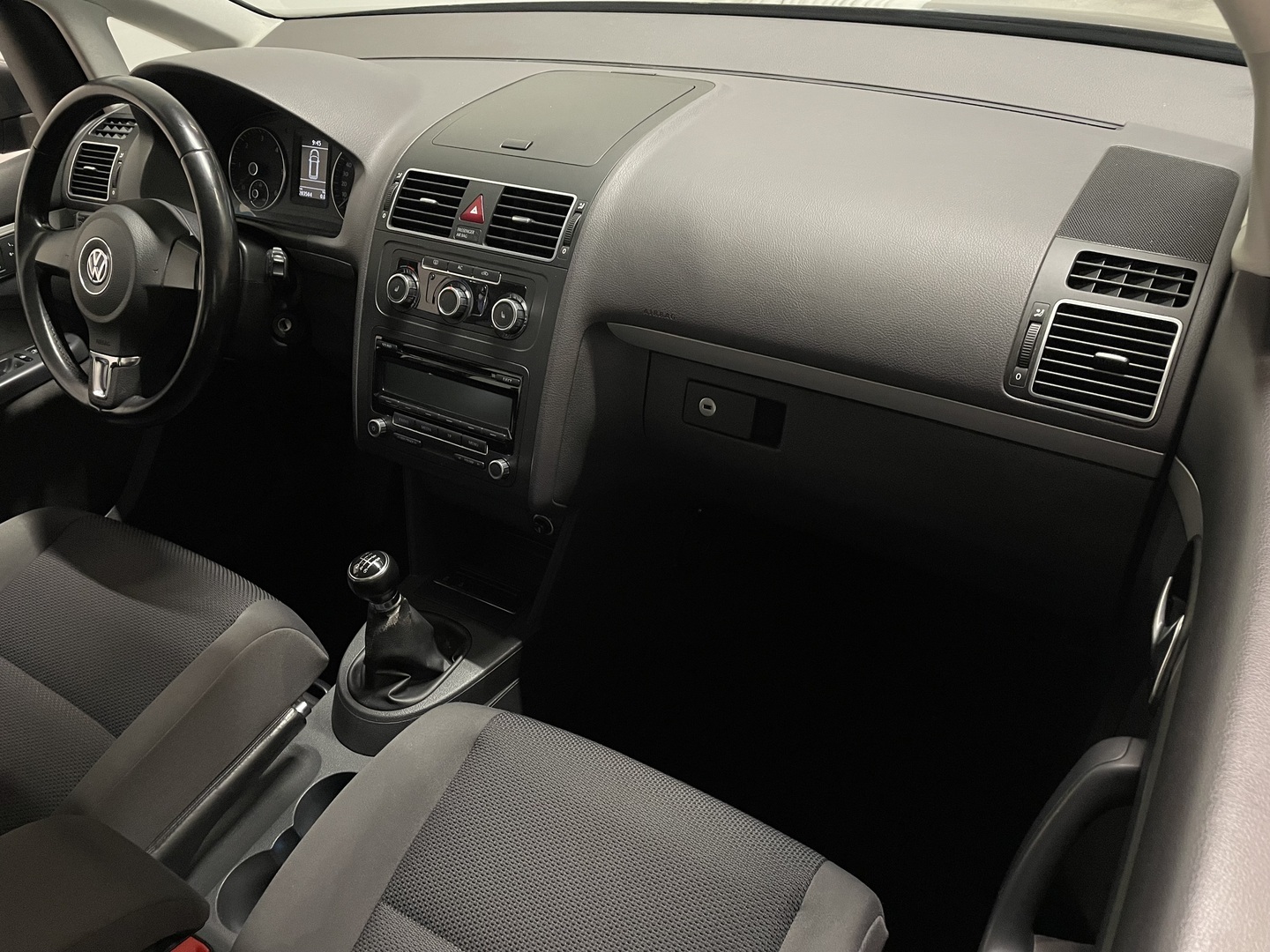 VOLKSWAGEN Touran 2010