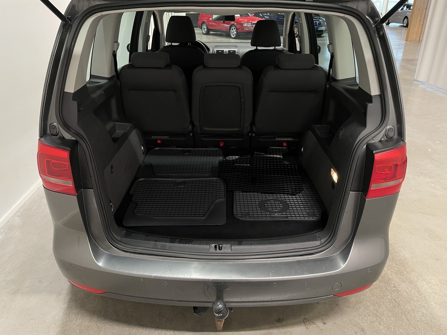 VOLKSWAGEN Touran 2010