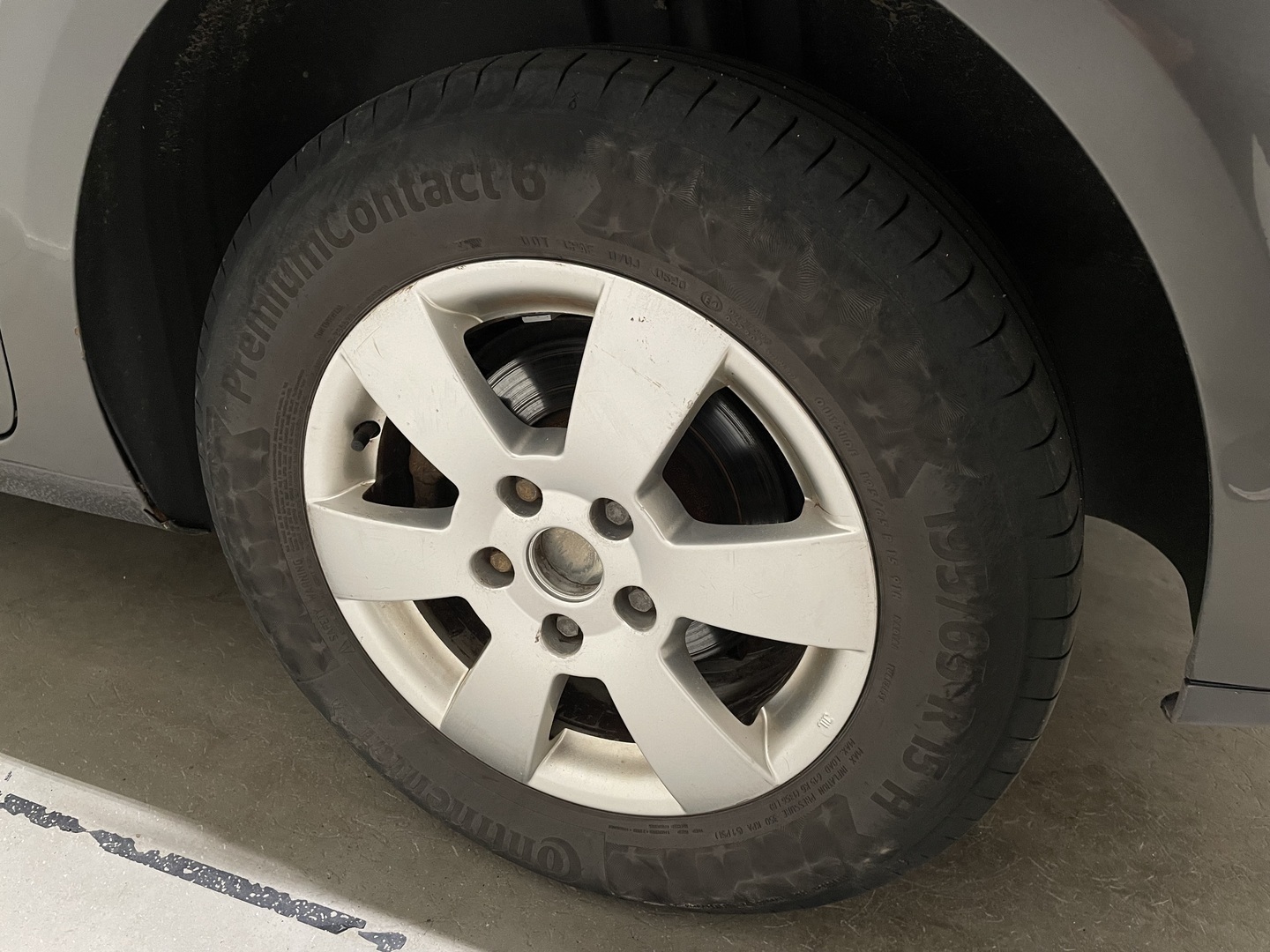 VOLKSWAGEN Touran 2010