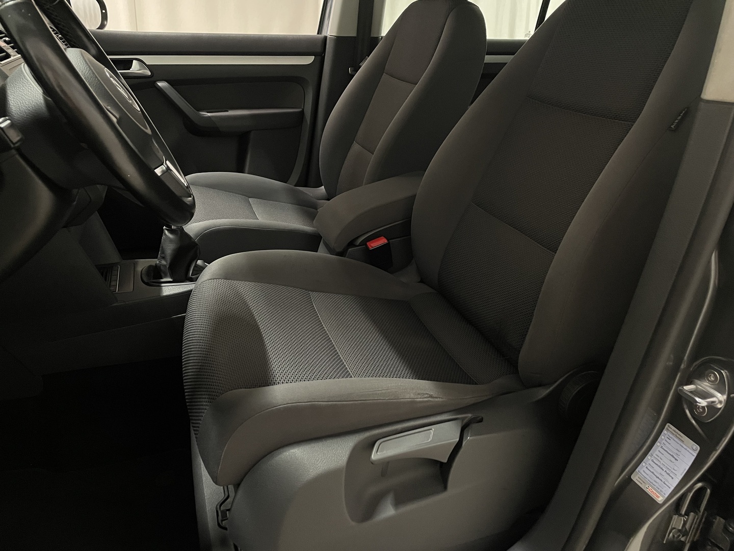 VOLKSWAGEN Touran 2010