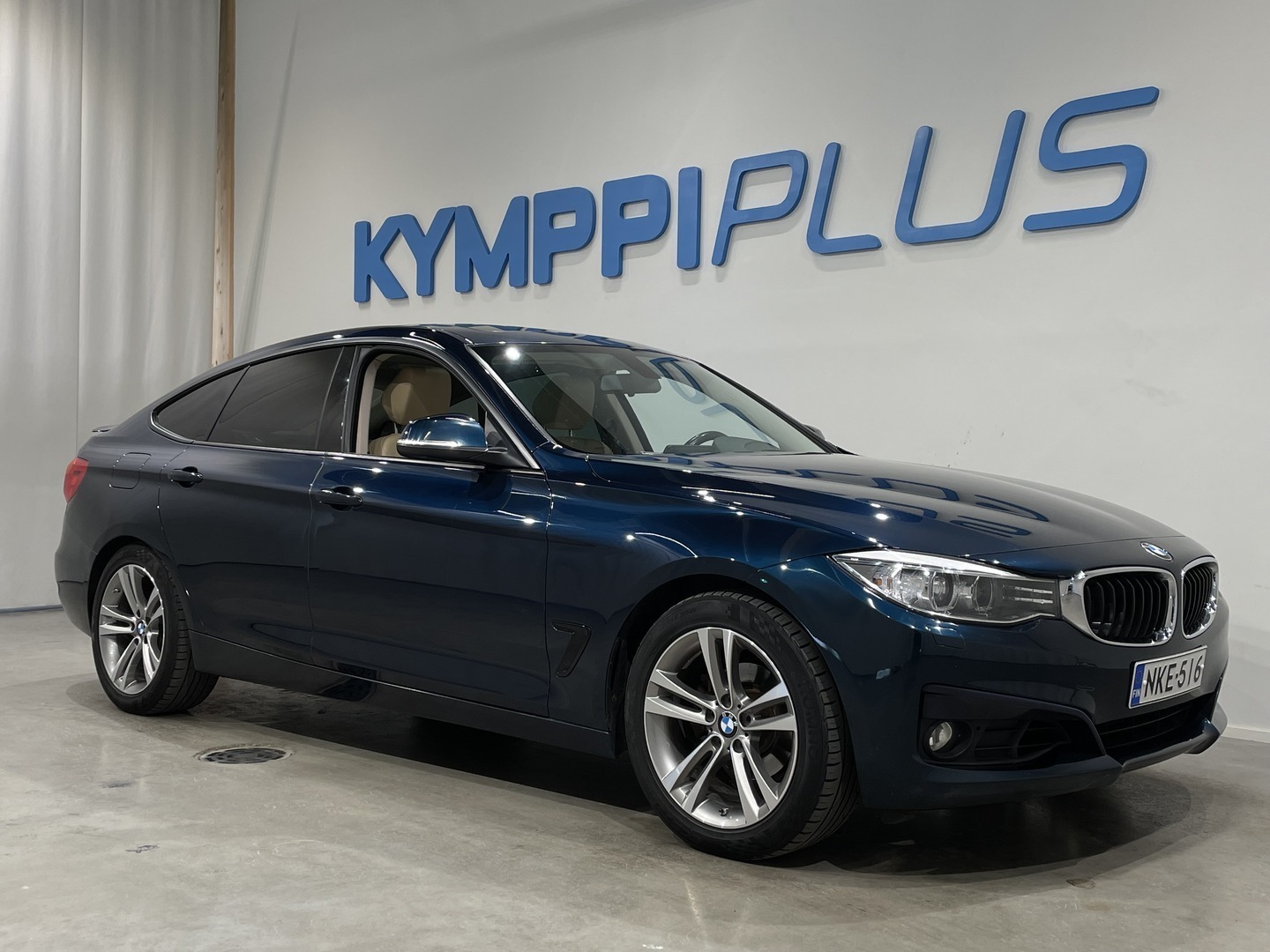 BMW 320 Gran Turismo 2016