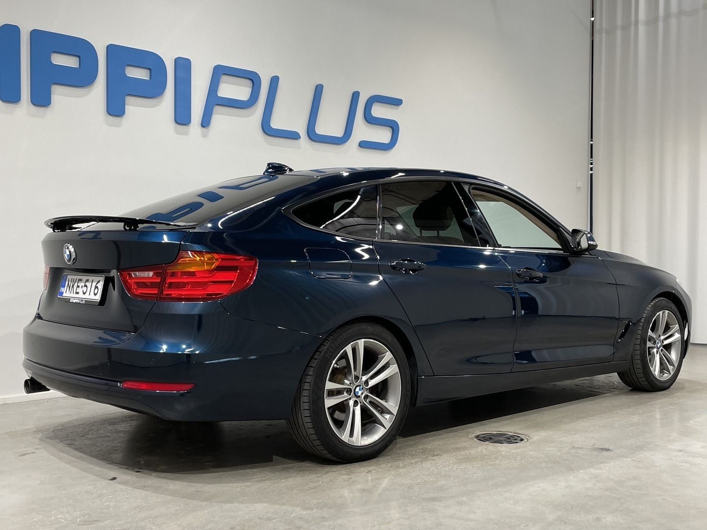 BMW 320 Gran Turismo 2016