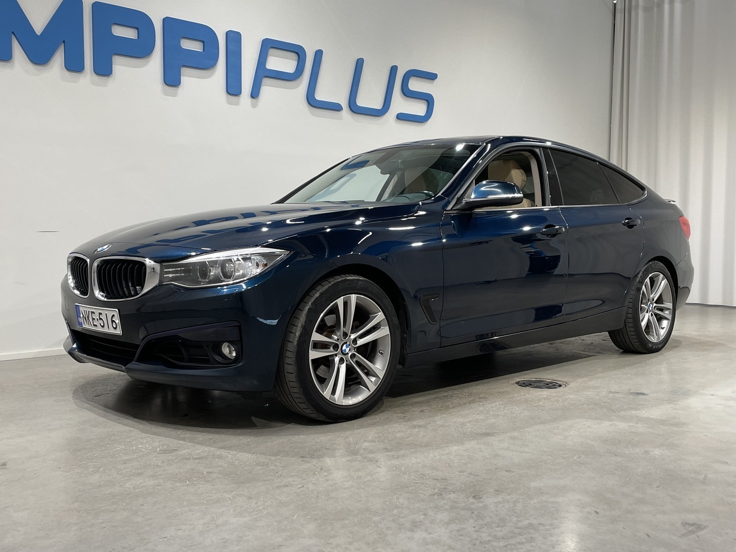 BMW 320 Gran Turismo 2016