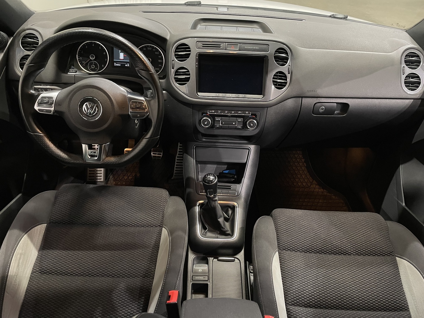 VOLKSWAGEN Tiguan 2014